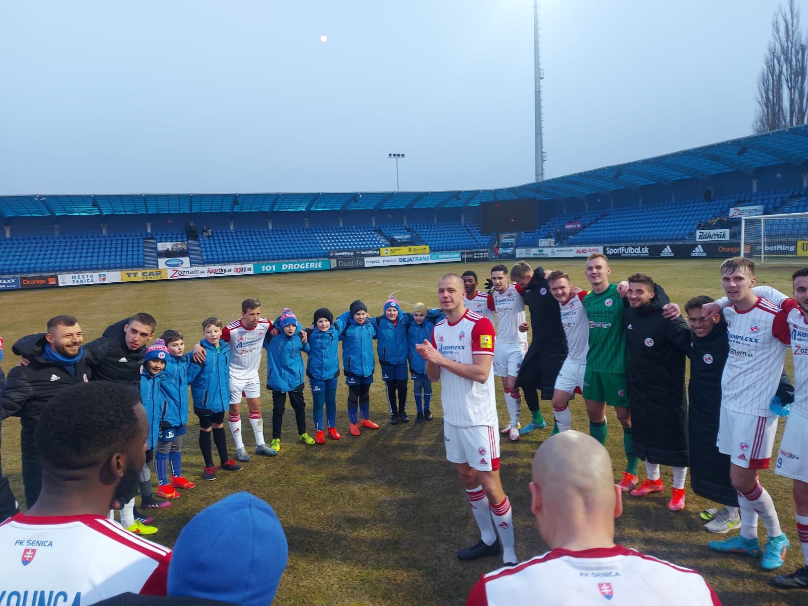 Postupujeme do semifinle Slovnaft cup-u!!!