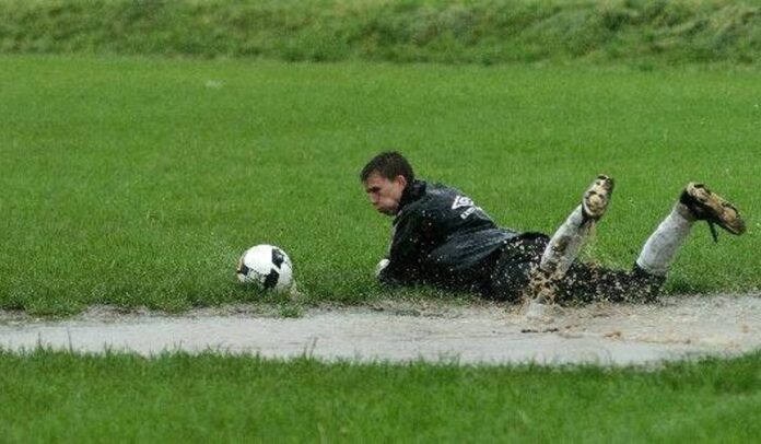 Tipy pro brankáře při hraní fotbalu v dešti